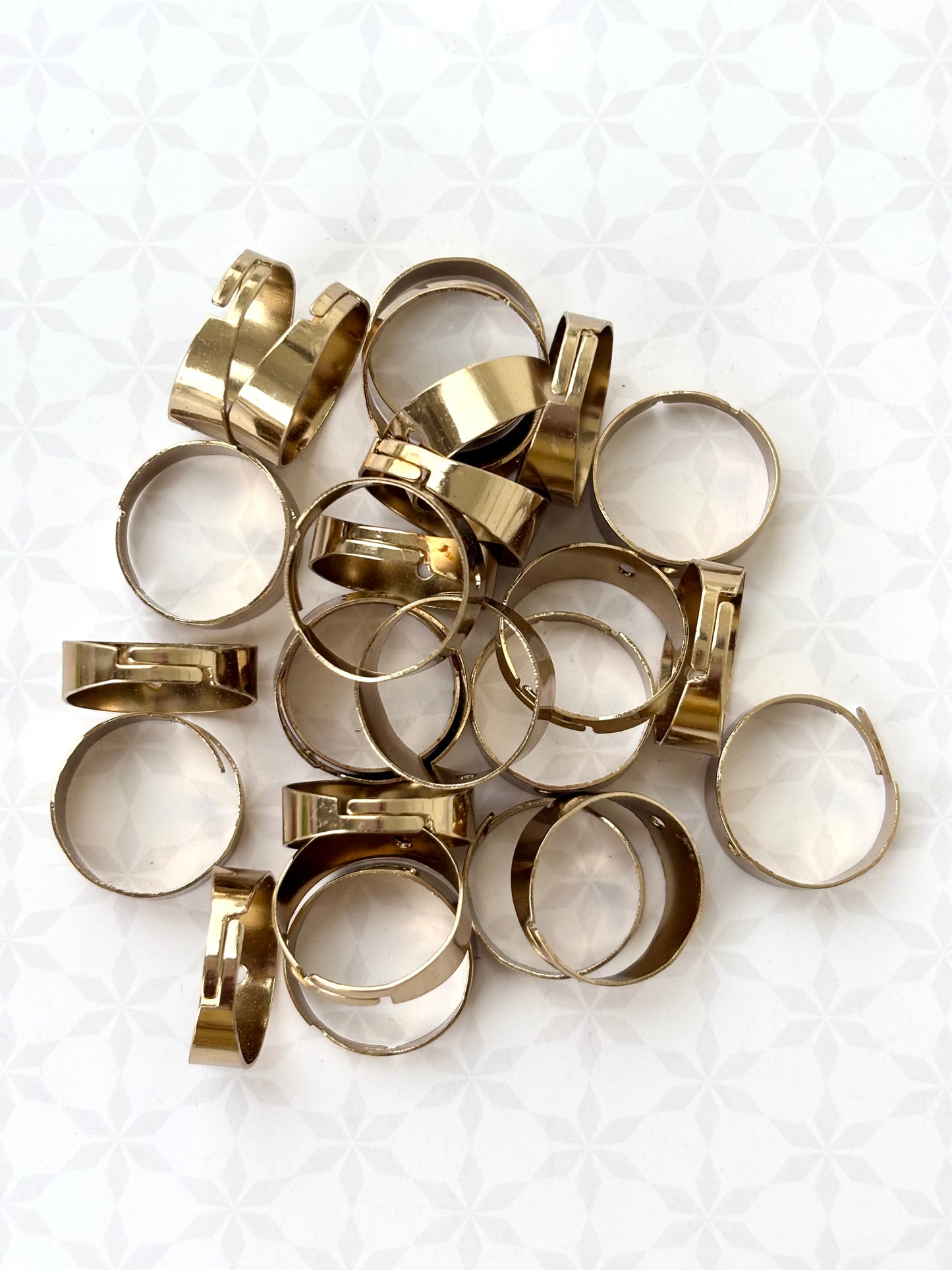 Mehandhi Color Wide Adjustable Ring Base