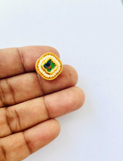 Square Peacock Feather Pearl Border Kundans