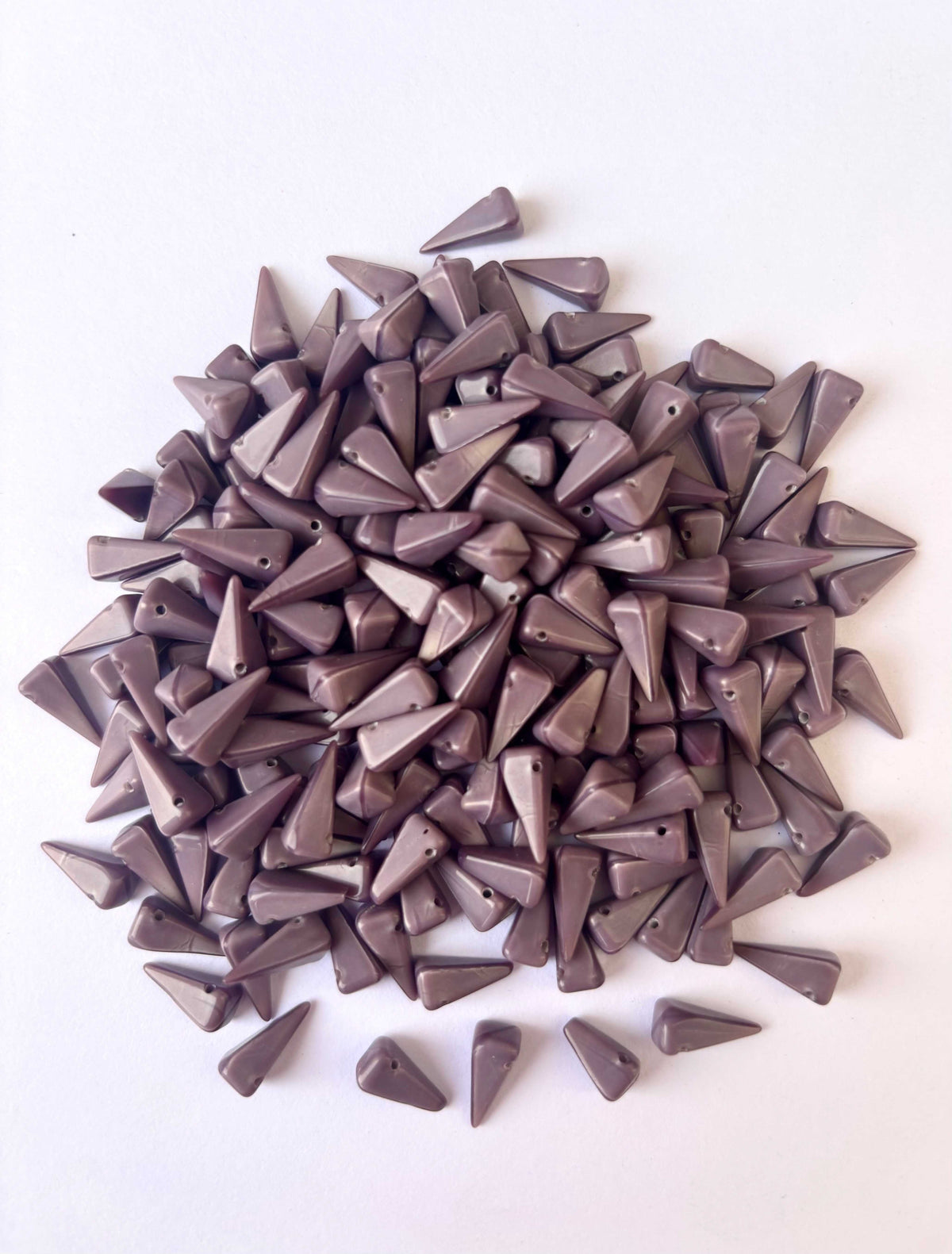 44 Pieces Unique Geometric Mauve Pyramid Spike Beads