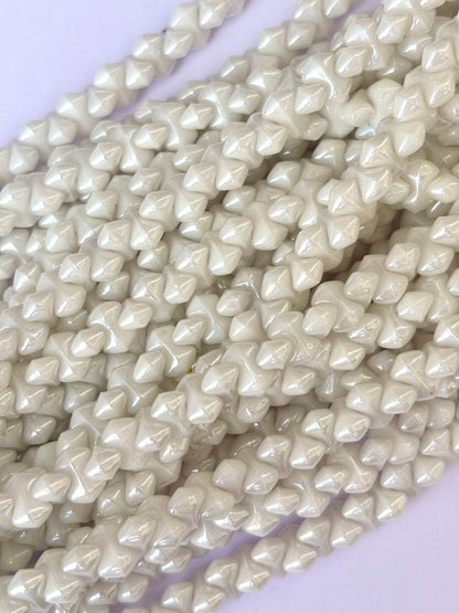 86 Pieces White Bow Monalisa Beads 9x5MM