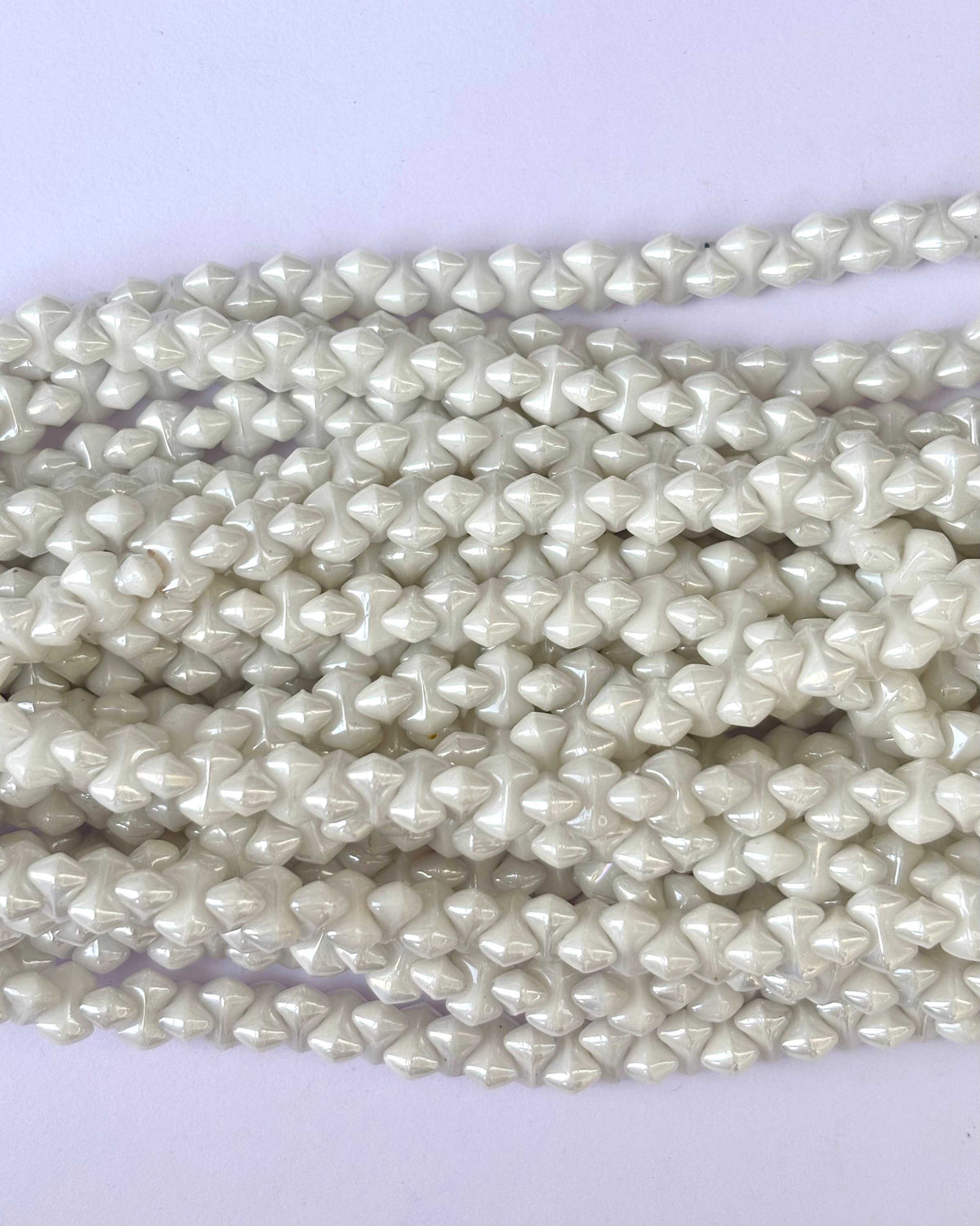 86 Pieces White Bow Monalisa Beads 9x5MM