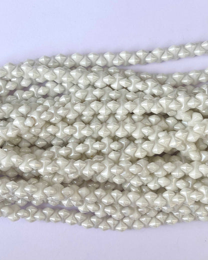 86 Pieces White Bow Monalisa Beads 9x5MM