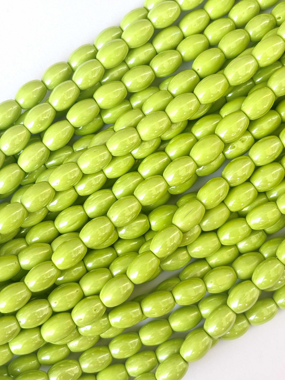 41 Pieces Light Green 10x7MM Oval Monalisa Beads