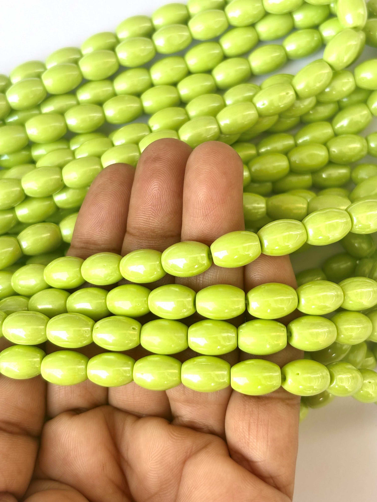 41 Pieces Light Green 10x7MM Oval Monalisa Beads