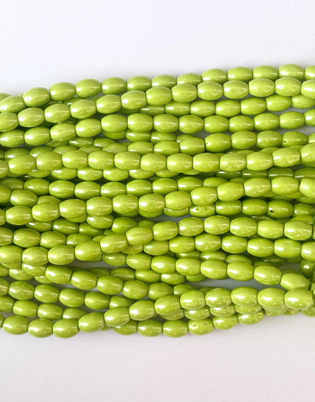 41 Pieces Light Green 10x7MM Oval Monalisa Beads