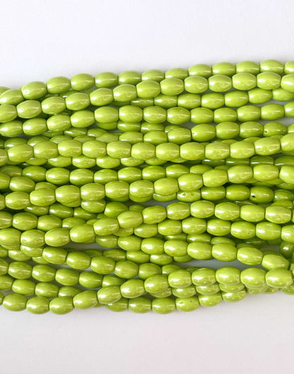 41 Pieces Light Green 10x7MM Oval Monalisa Beads