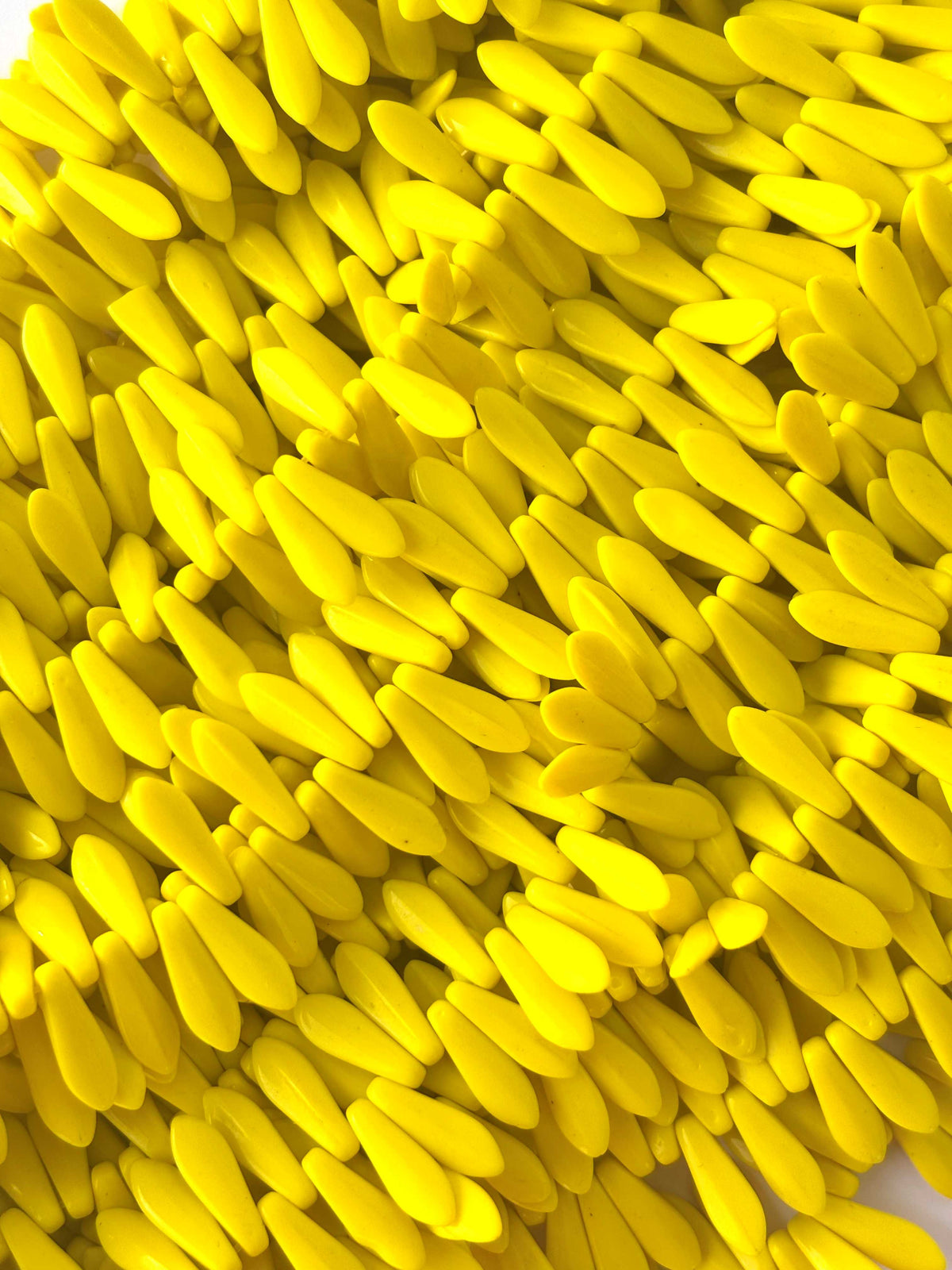 126 Pieces Yellow Monalisa Leaf Beads 16x5MM