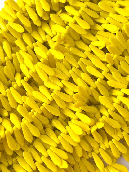 126 Pieces Yellow Monalisa Leaf Beads 16x5MM