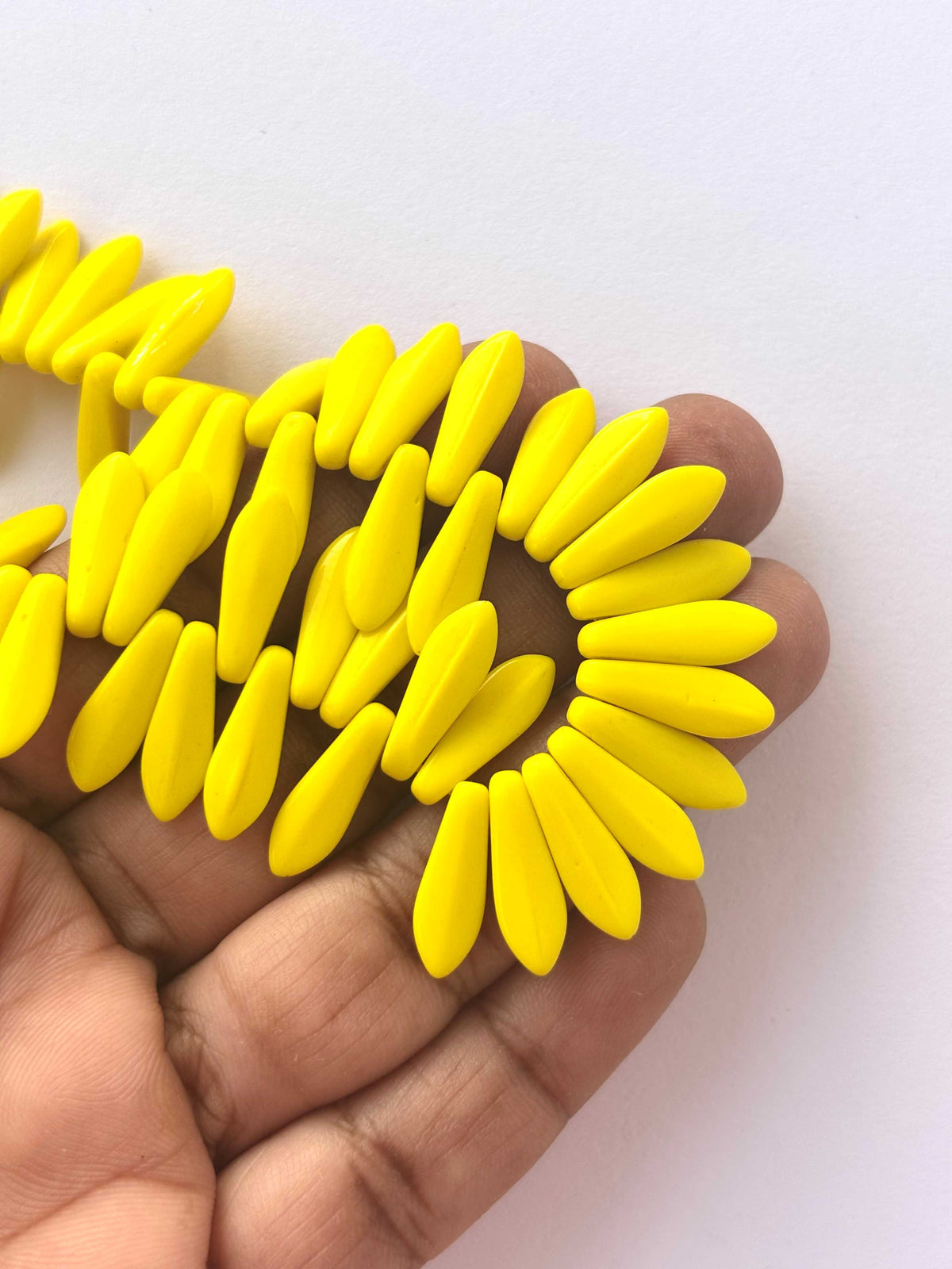 126 Pieces Yellow Monalisa Leaf Beads 16x5MM