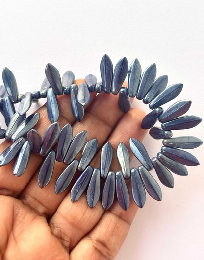 126 Pieces Grey Monalisa Leaf Beads 16x5MM