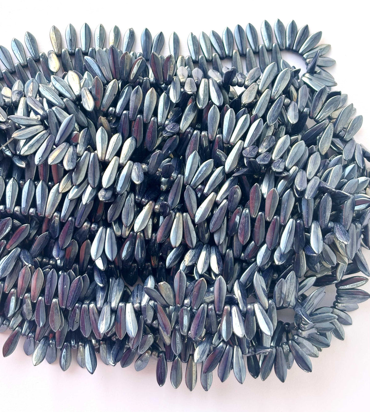 126 Pieces Grey Monalisa Leaf Beads 16x5MM