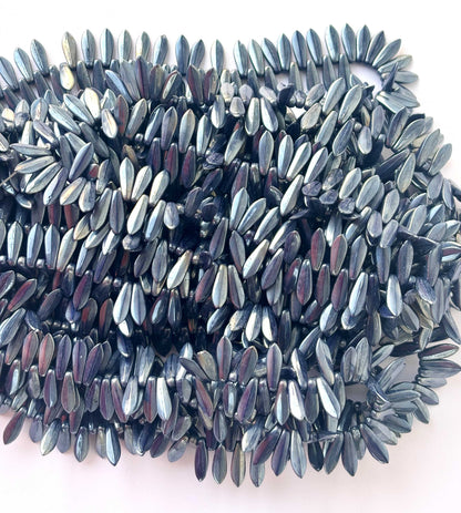 126 Pieces Grey Monalisa Leaf Beads 16x5MM