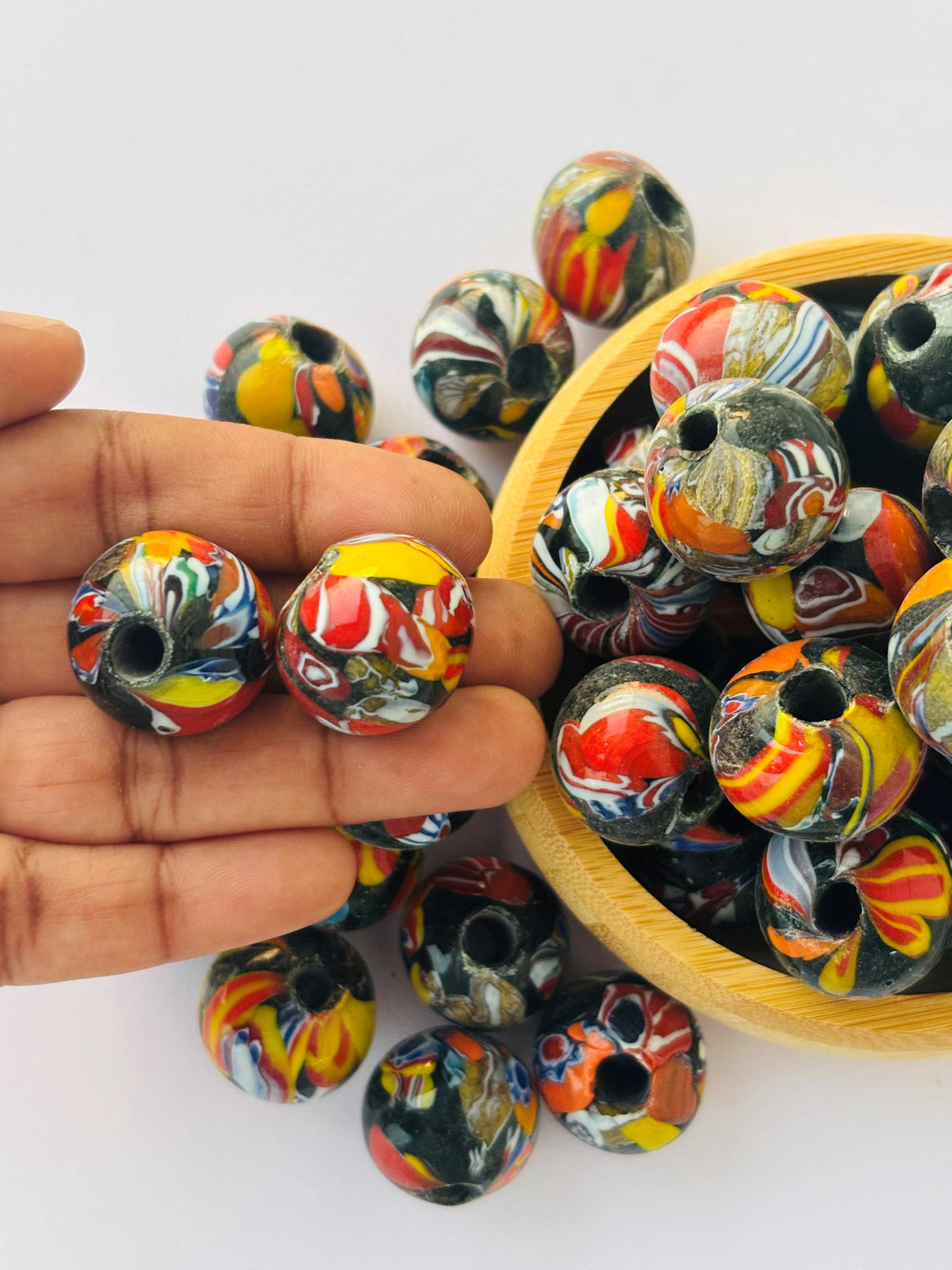 10 Pieces Multicolor Swirl Round Glass Beads 22x18MM