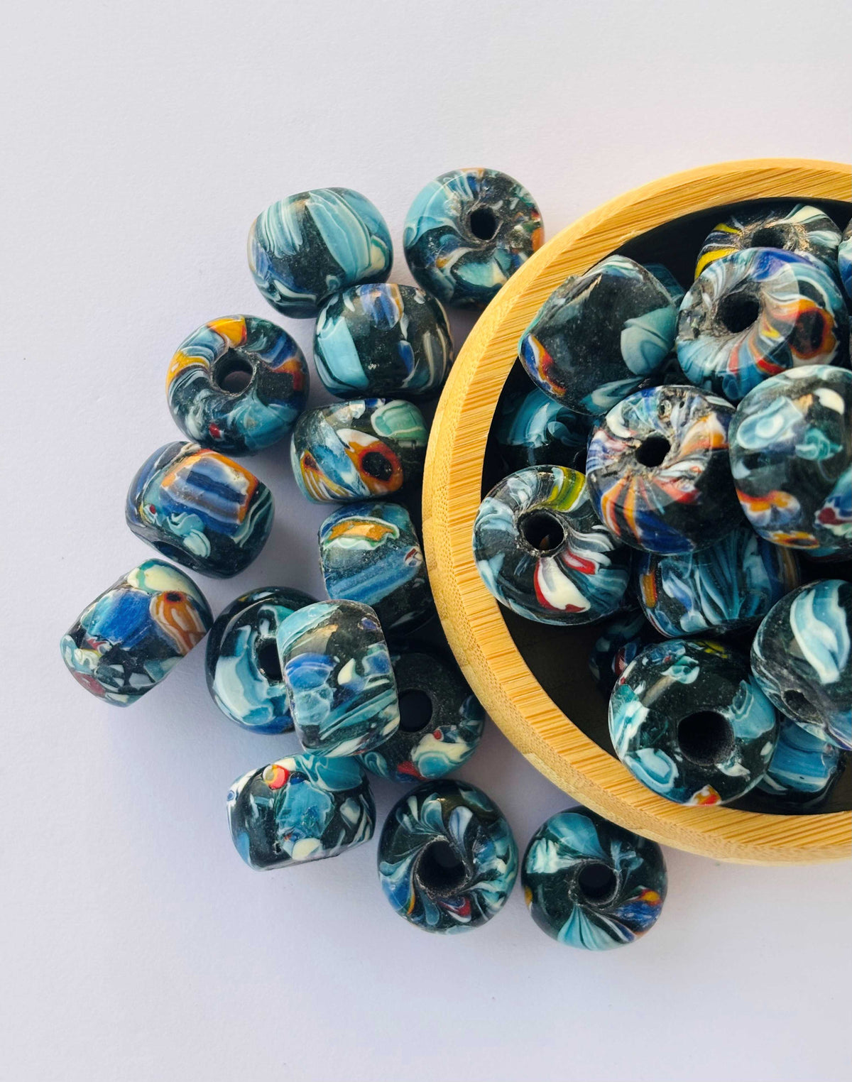 10 Pieces Blue Swirl Barrel Glass Beads 20x15MM