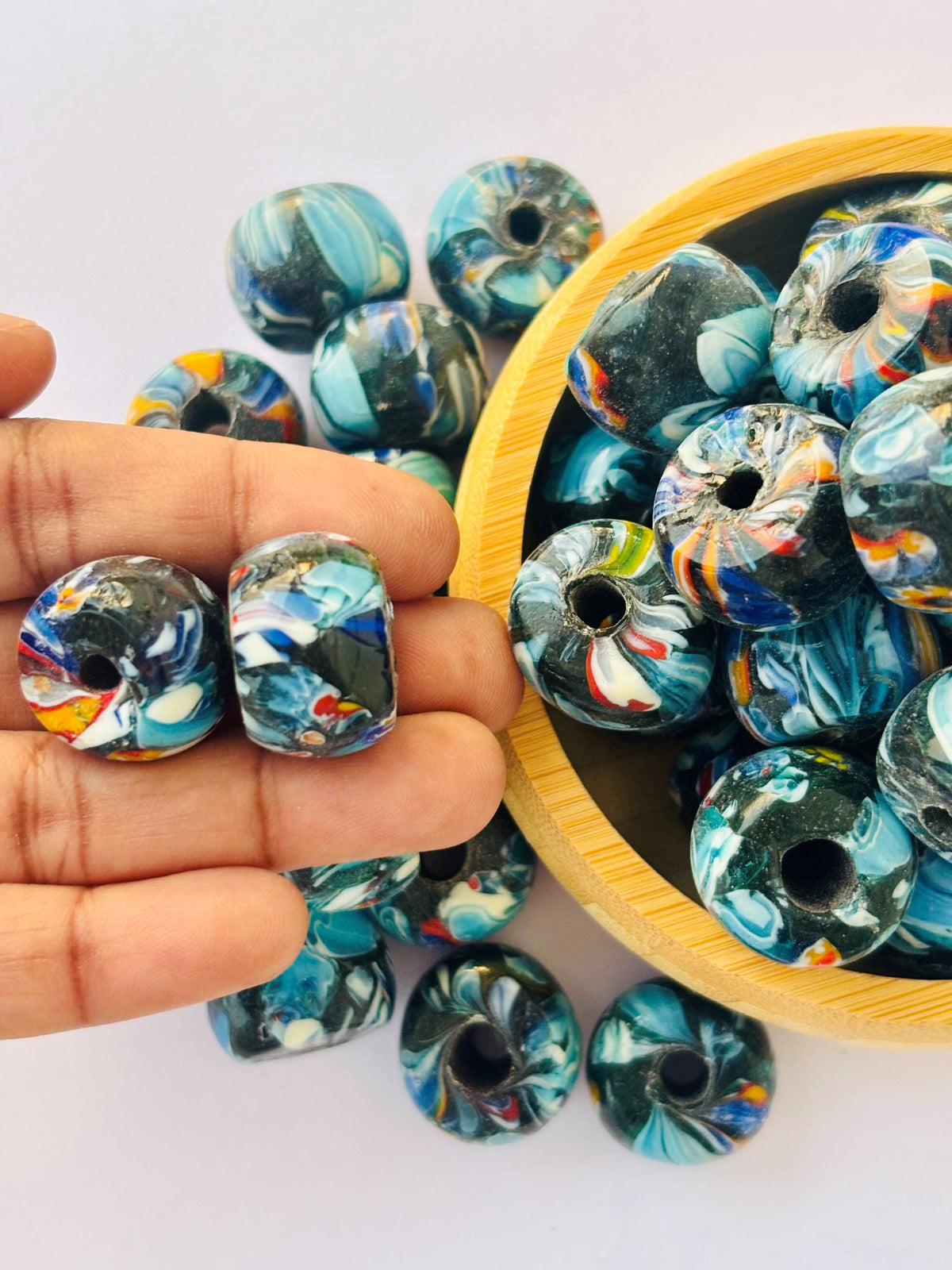 10 Pieces Blue Swirl Barrel Glass Beads 20x15MM