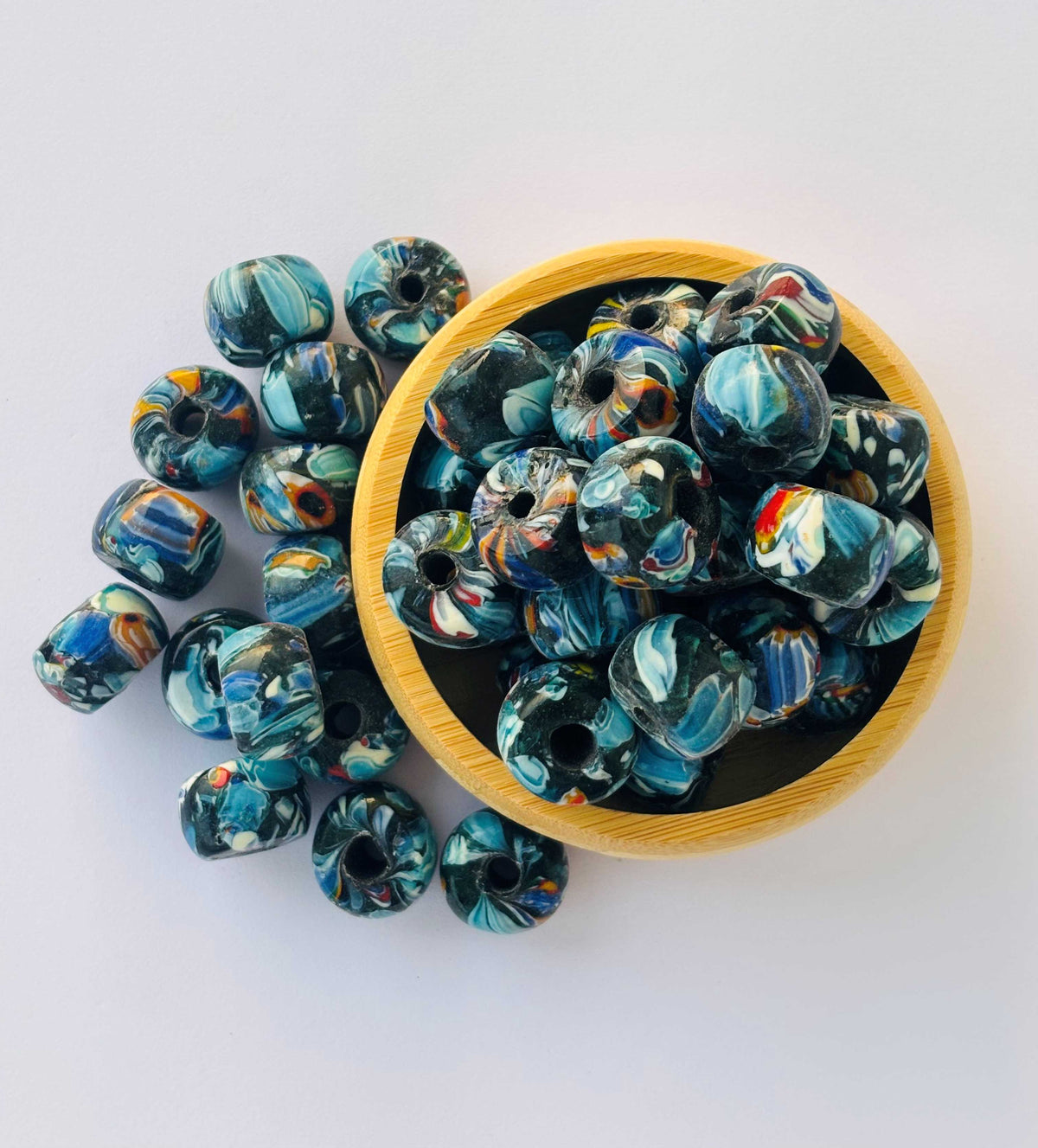 10 Pieces Blue Swirl Barrel Glass Beads 20x15MM