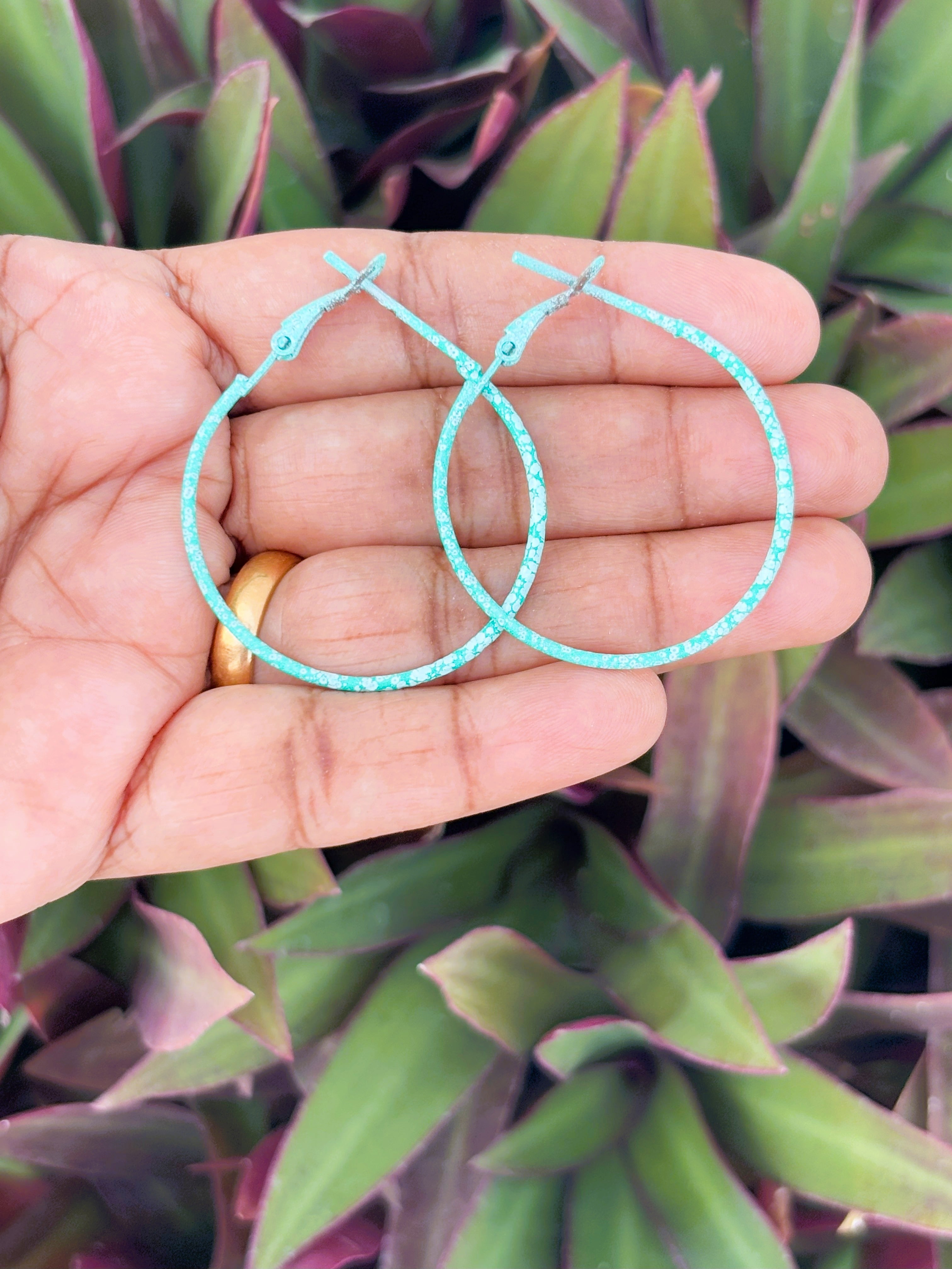 Medium Aqua Hoops