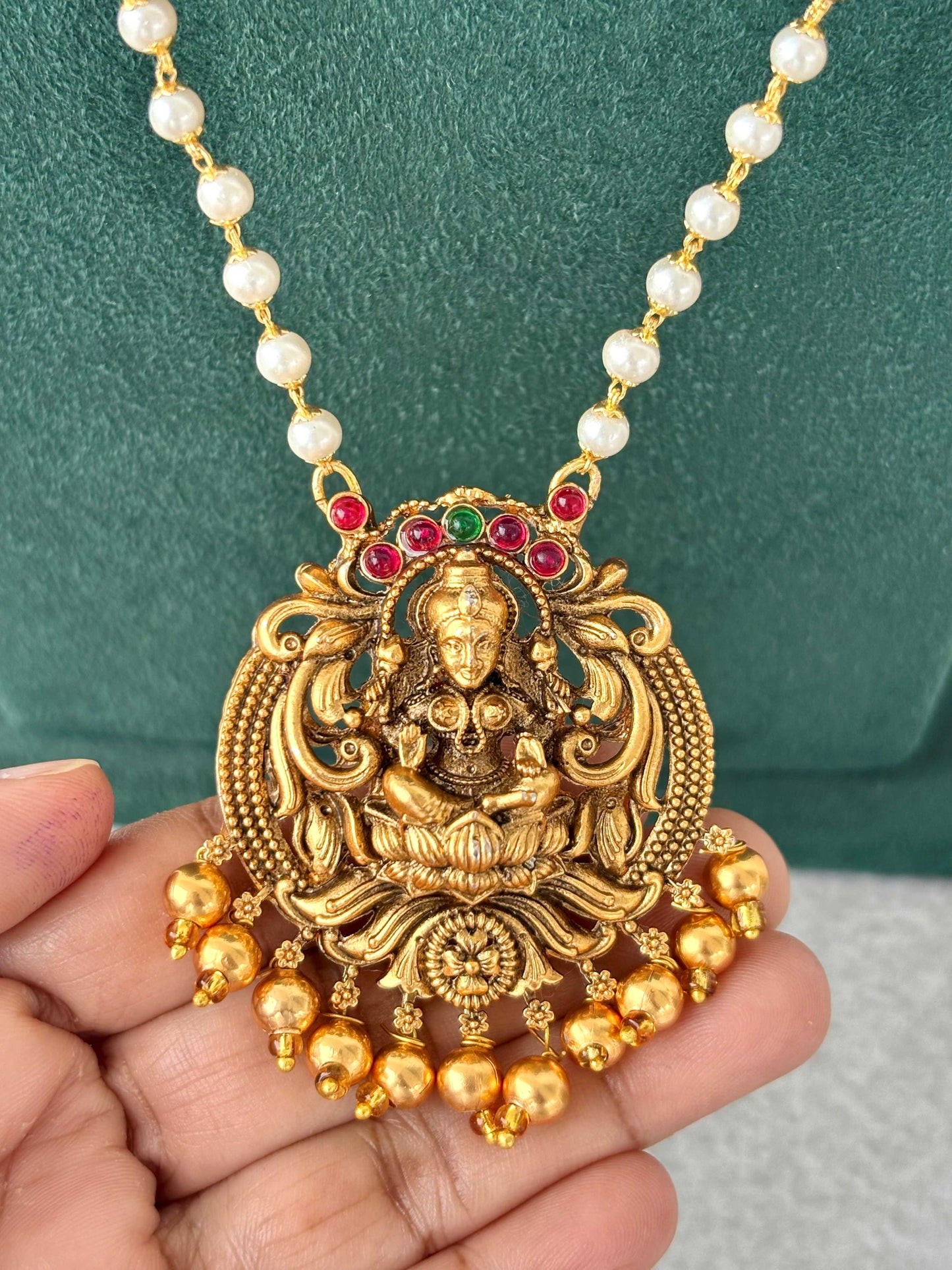 Divine Lakshmi Pendant with Elegant Pearl String