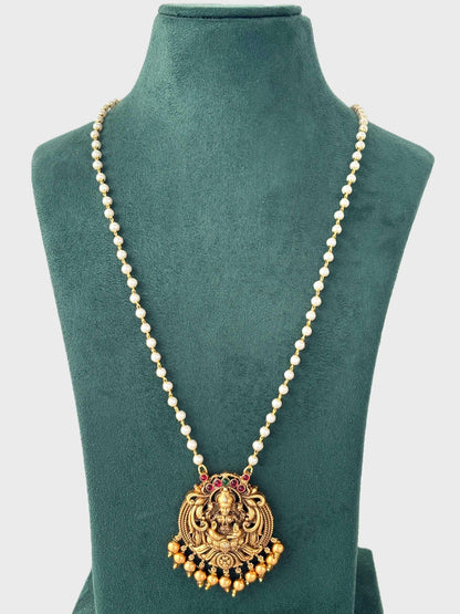 Divine Lakshmi Pendant with Elegant Pearl String