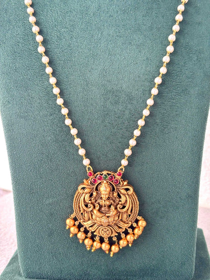 Divine Lakshmi Pendant with Elegant Pearl String
