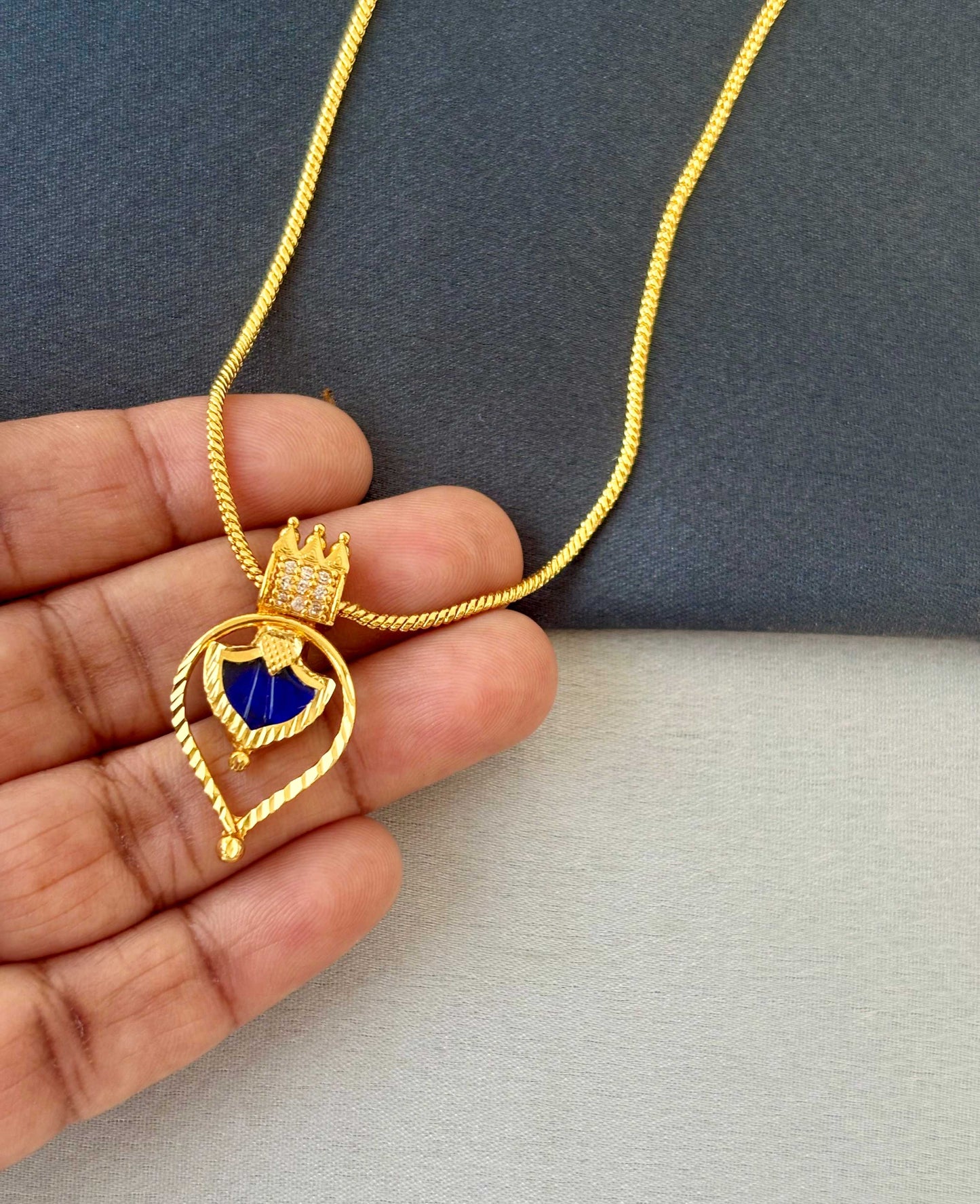 Gold-Plated Blue Palakka Pendant Neckwear