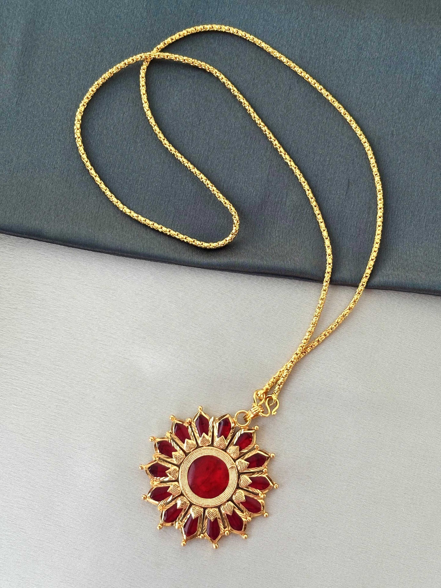 Golded Ruby-Red Floral Pendant Jewelry