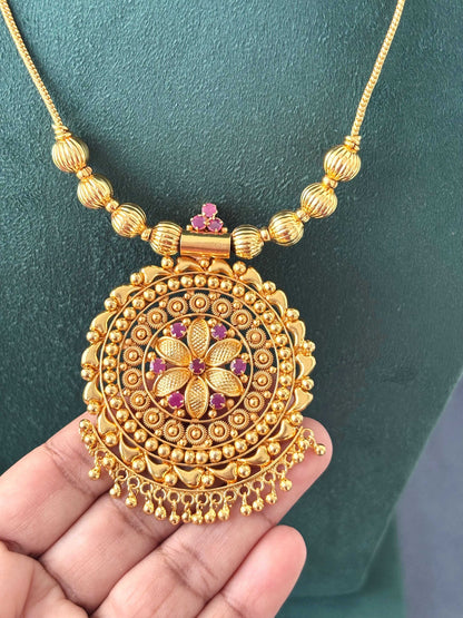 Classic Gold Pendant with Chain