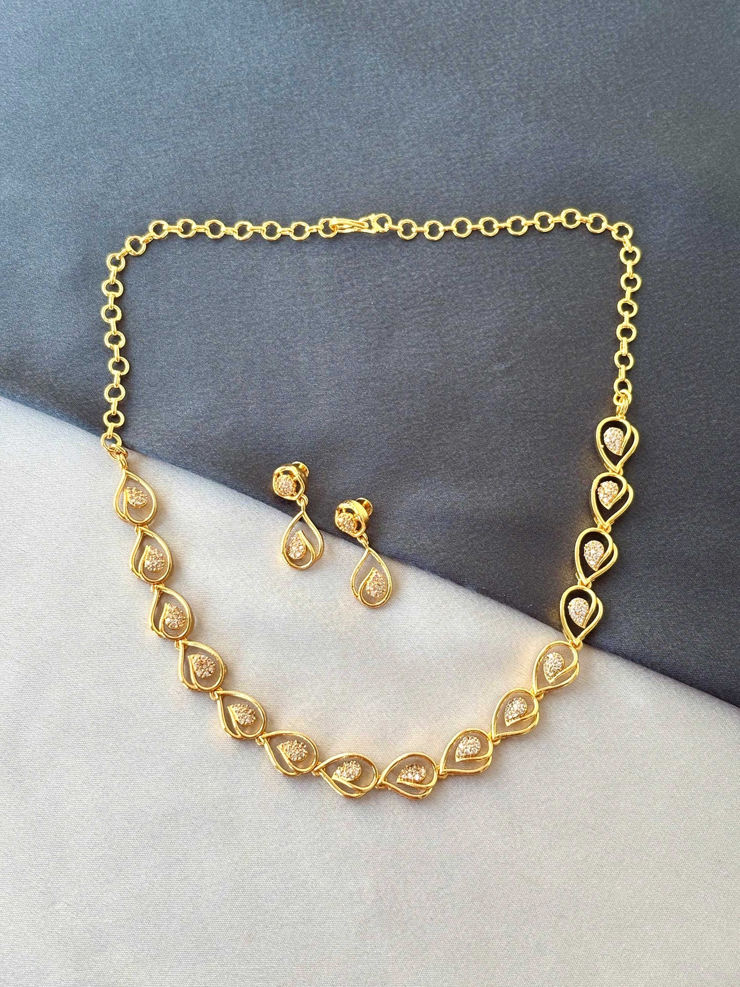 Gold Plated Heart-Link Necklace
