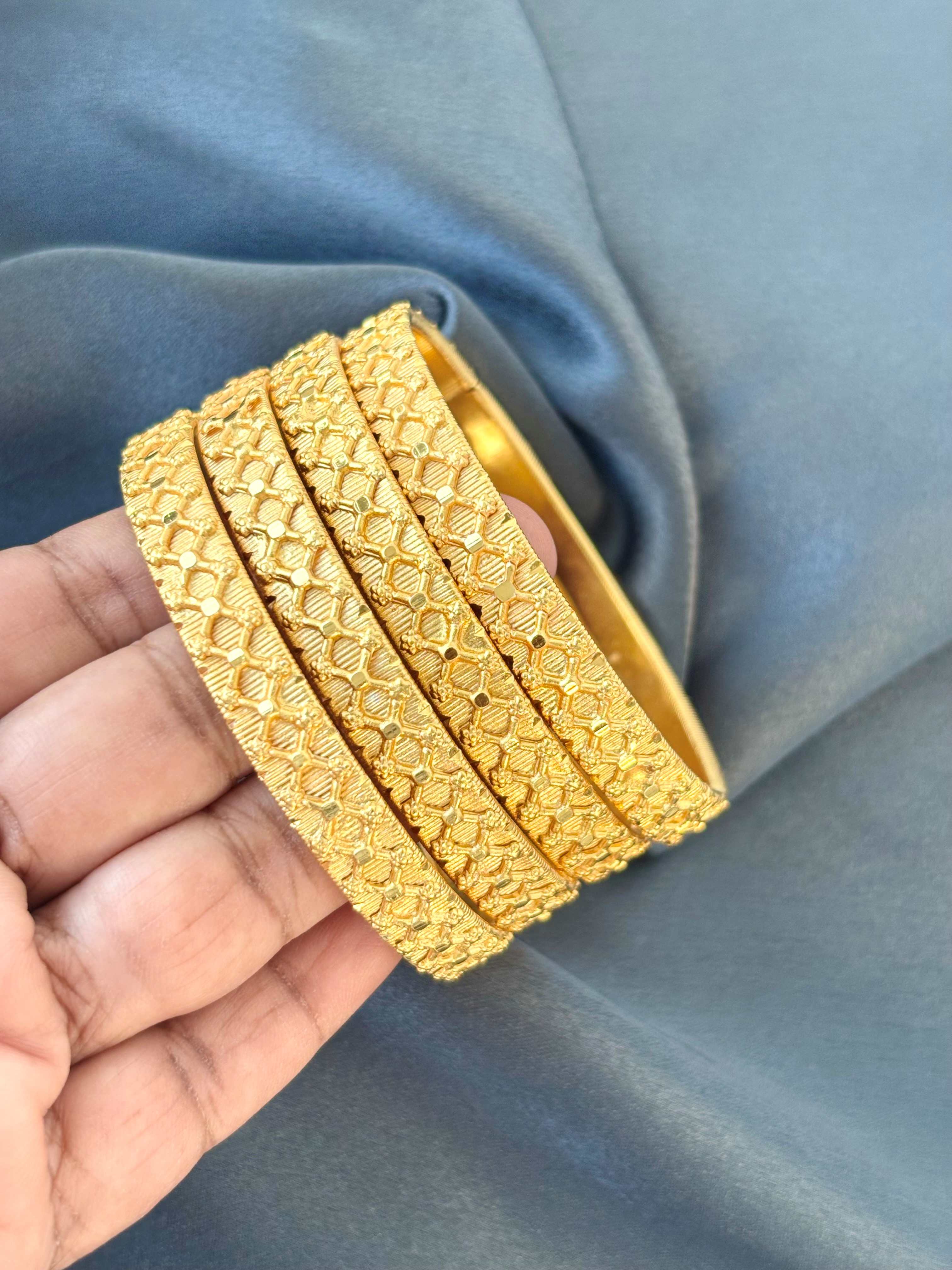 Broad Geometric Mesh Bangles Size 2.4