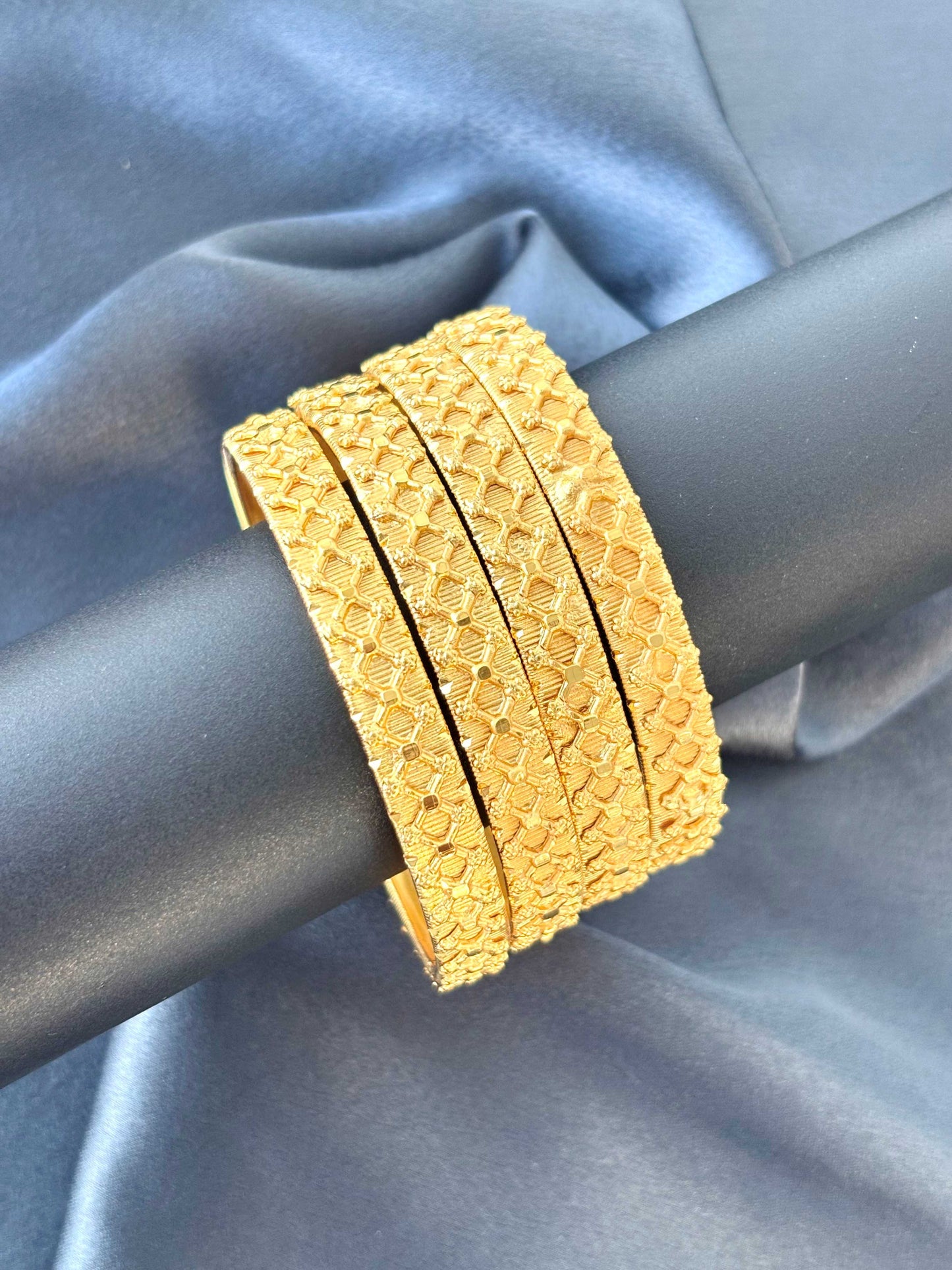 Broad Geometric Mesh Bangles Size 2.4