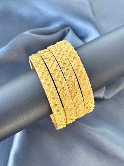 Broad Geometric Mesh Bangles Size 2.6