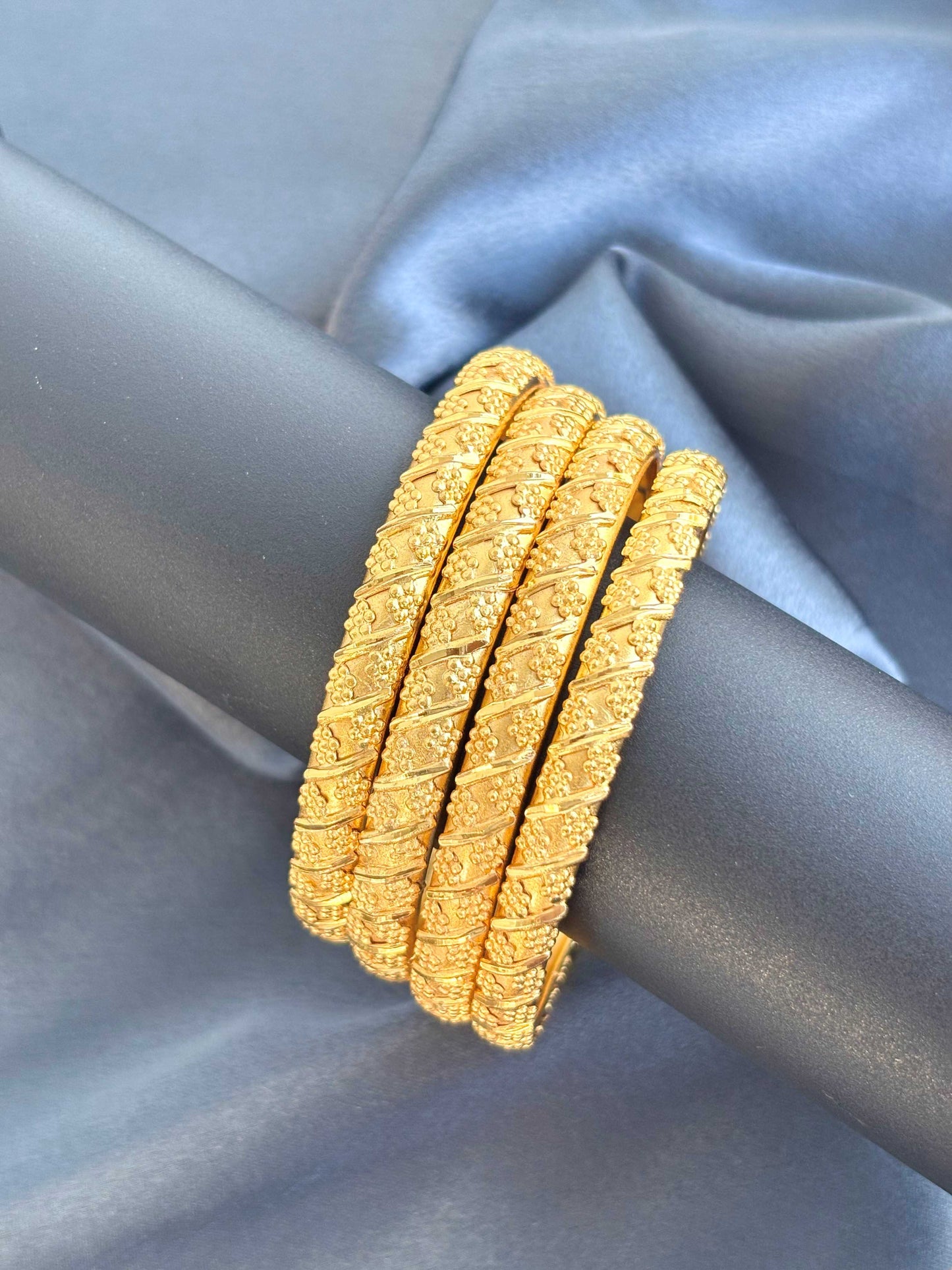 Diagonal Floral Textured Bangles 2.6