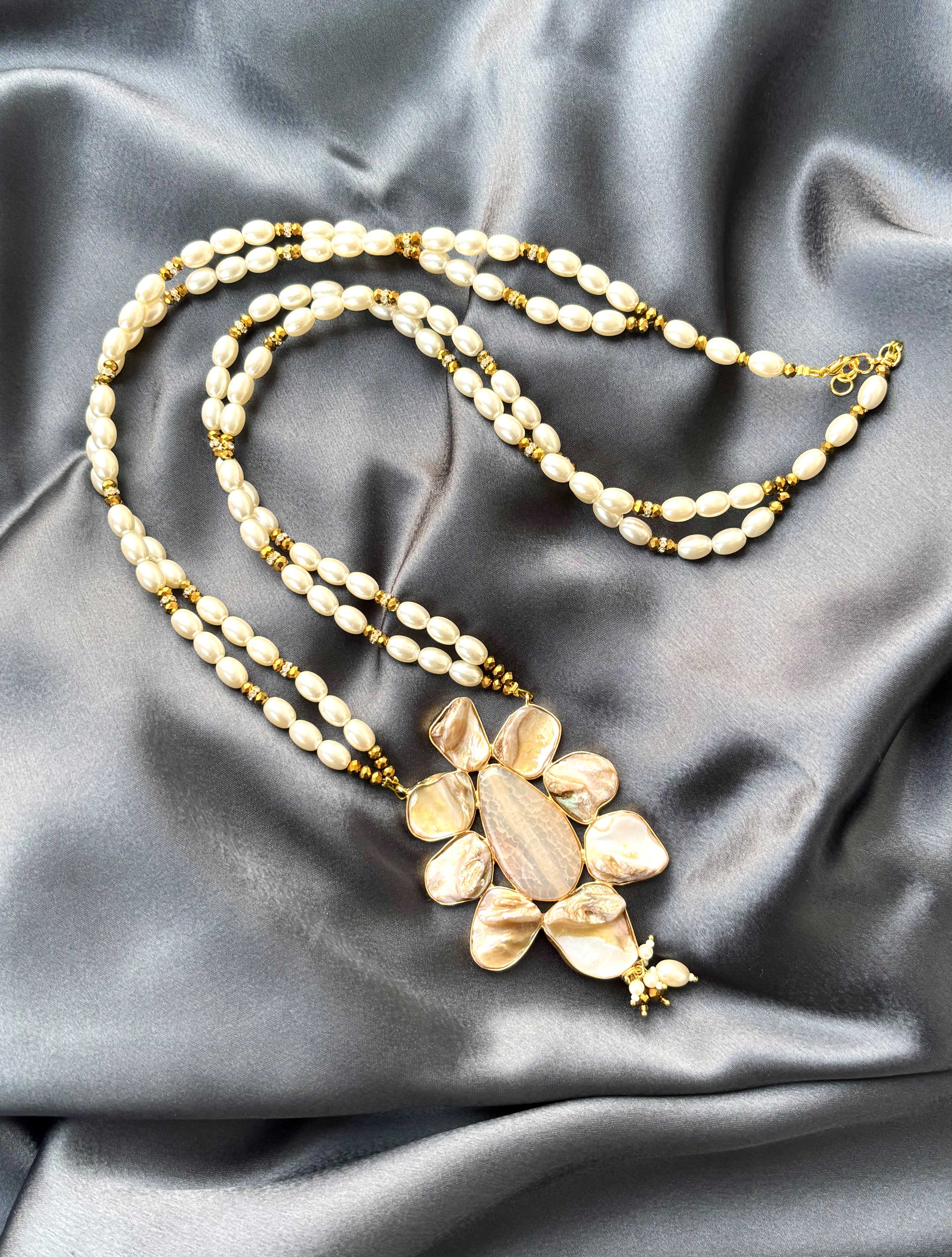 Pearl and Marbled Flower Pendant Necklace