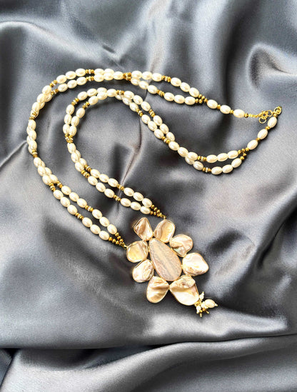Pearl and Marbled Flower Pendant Necklace