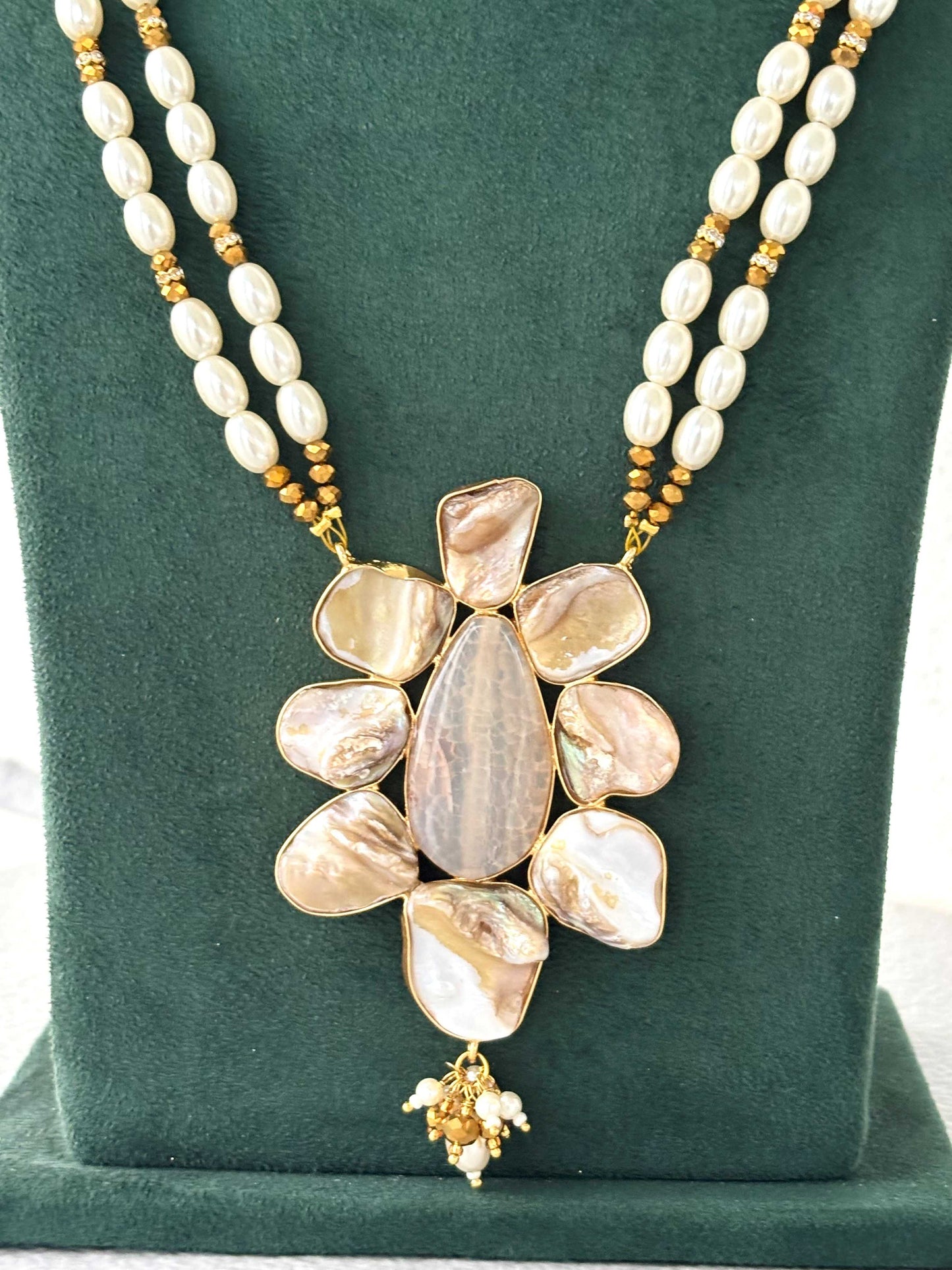 Pearl and Marbled Flower Pendant Necklace