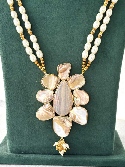 Pearl and Marbled Flower Pendant Necklace