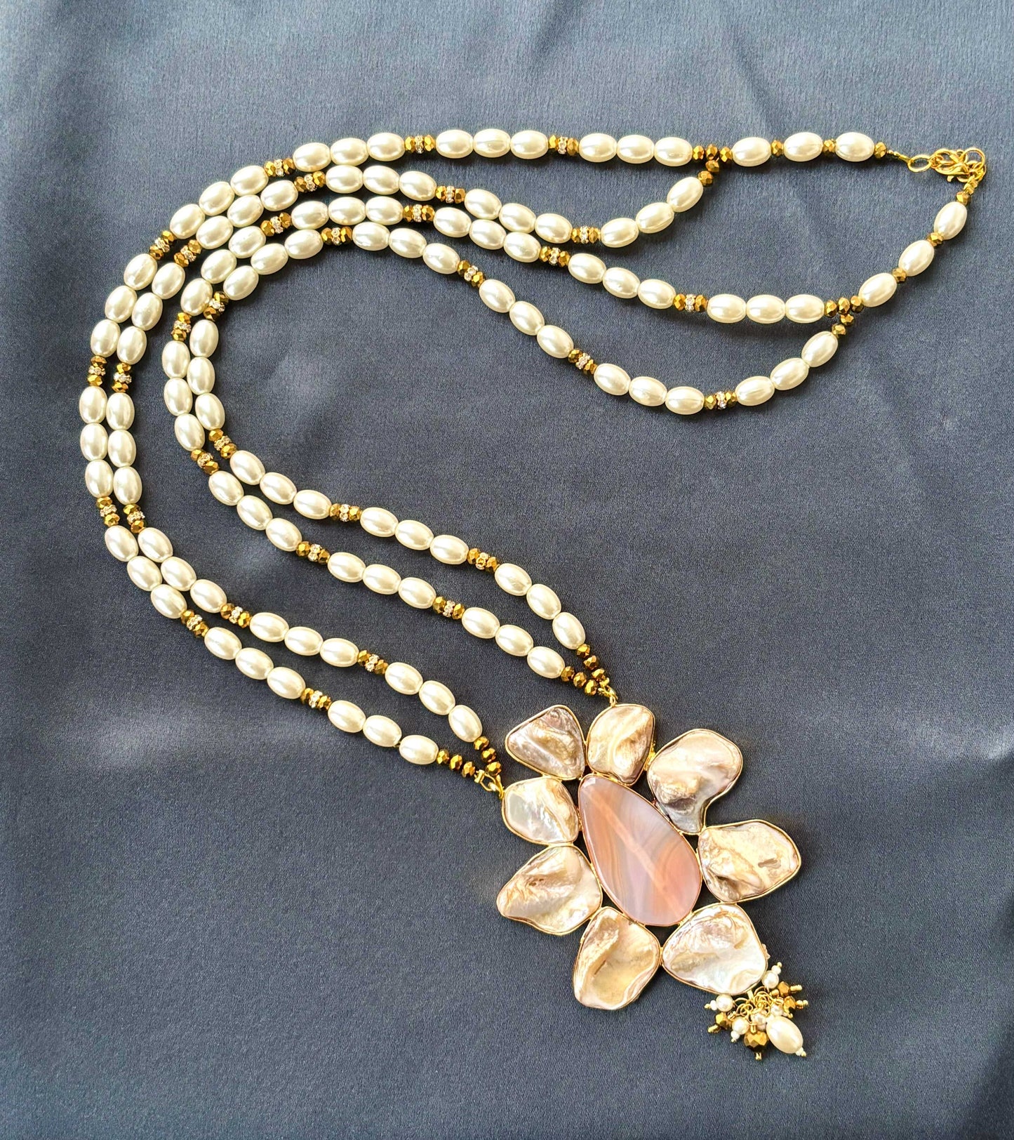 Pearl and Marbled Flower Pendant Necklace 1