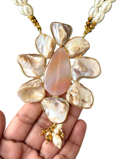 Pearl and Marbled Flower Pendant Necklace 1