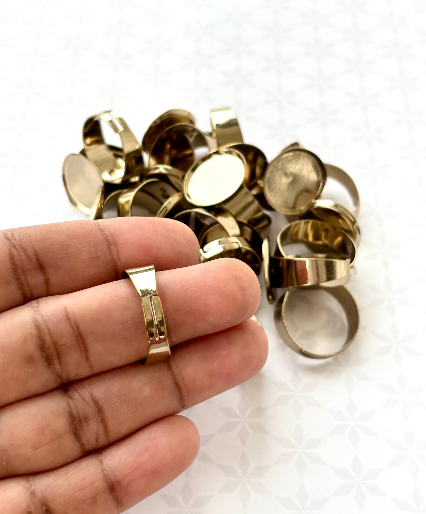 Mehandhi Color Round Bezel Adjustable Ring Bases