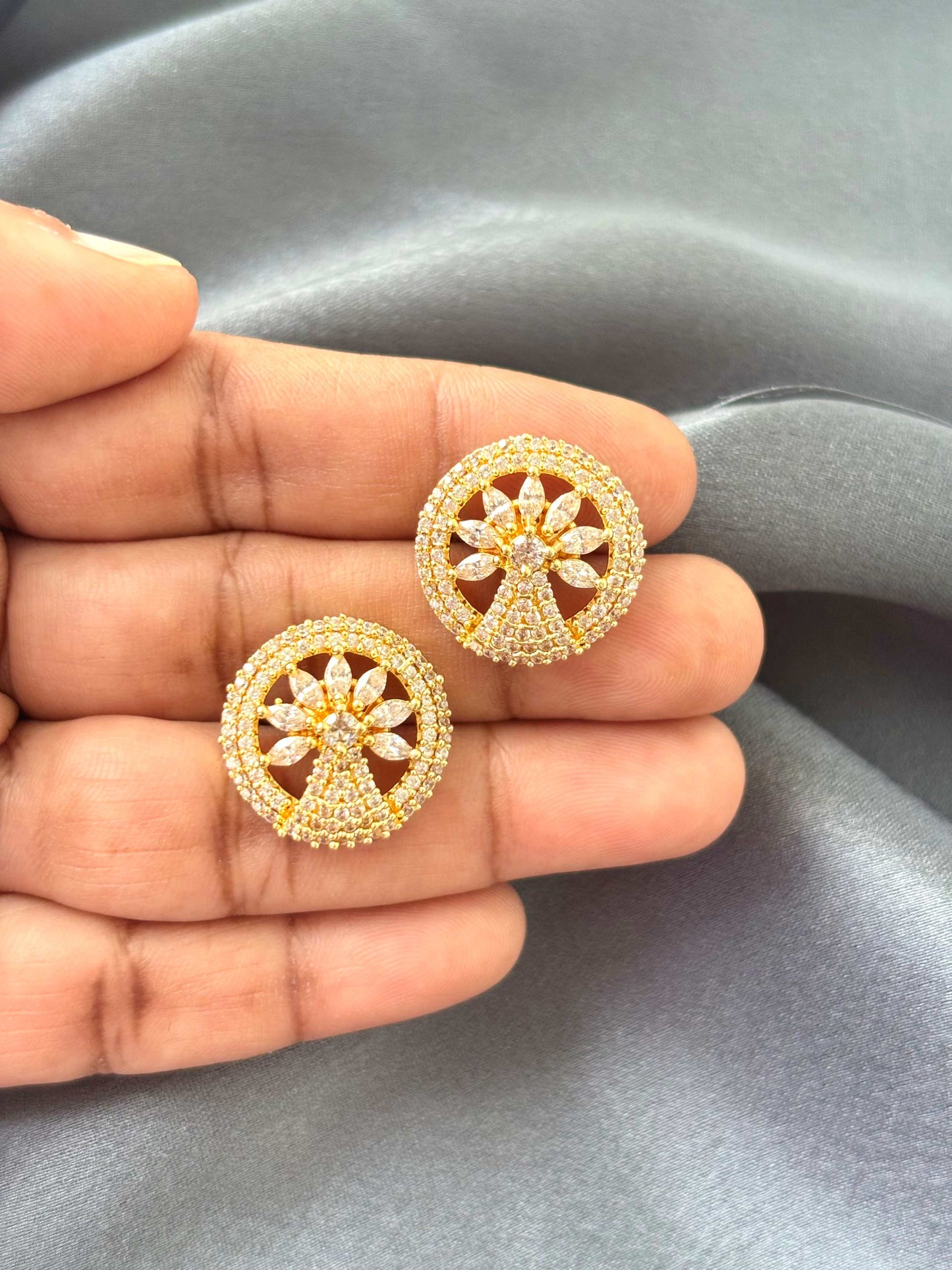 Round Peridot White Tree-Inspired AD/CZ Studs