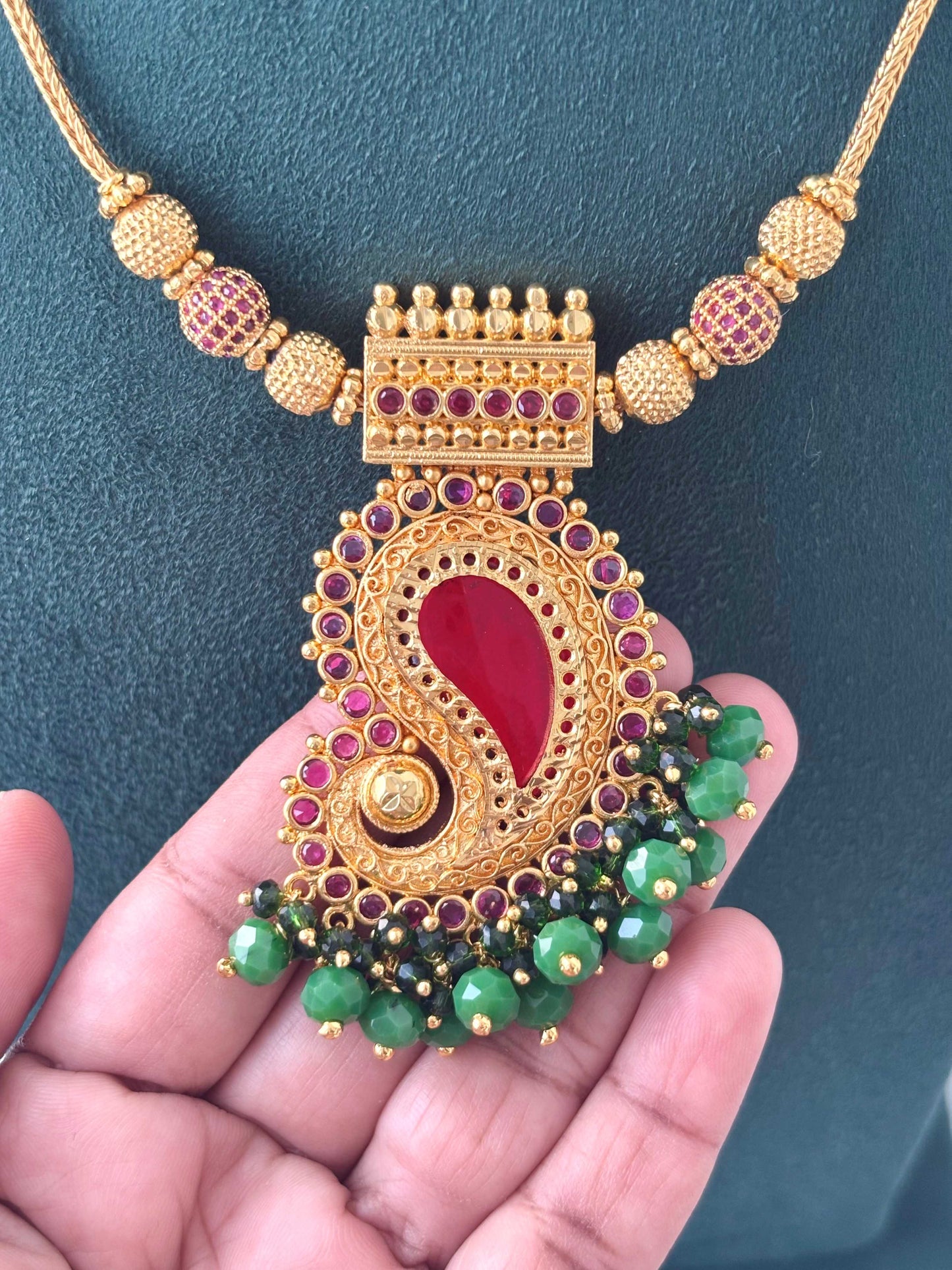 Gold-Plated Palakka Necklace with Green Crystals