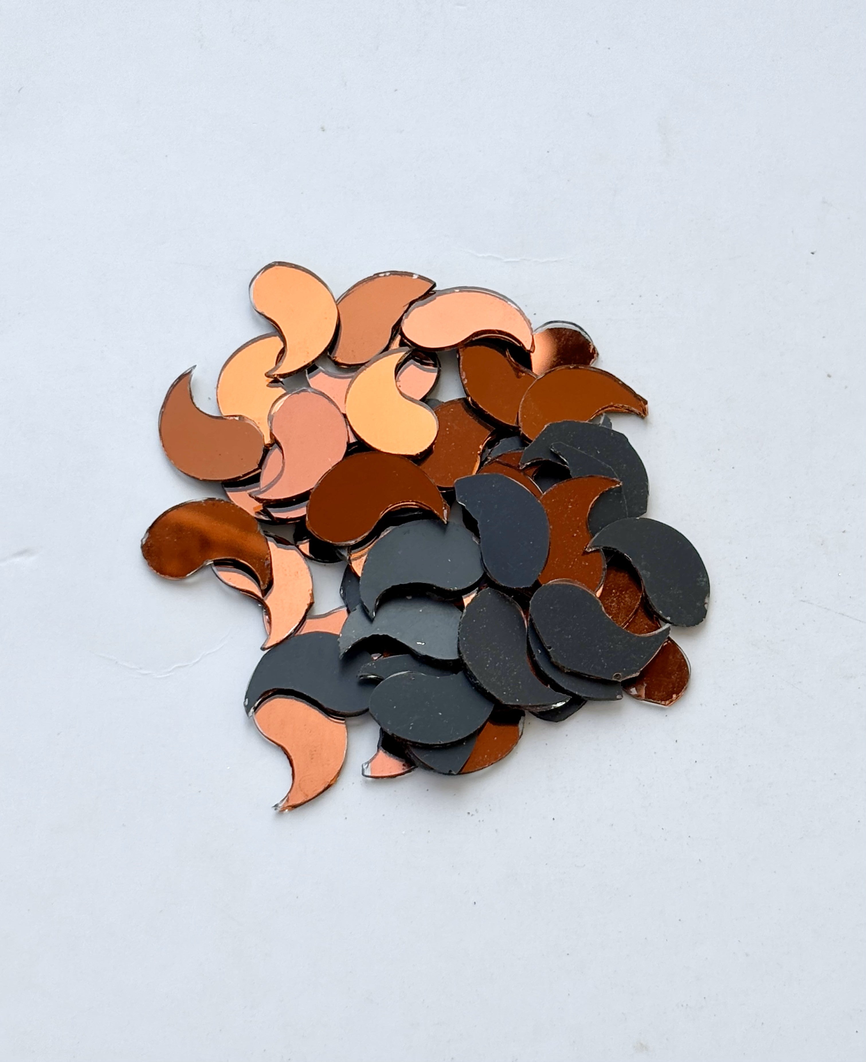 Red Fancy Shape - Mango Cut Mirrors